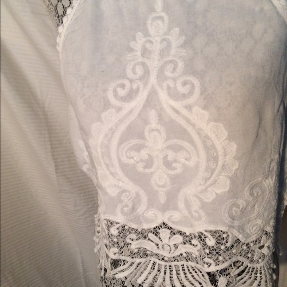 White spaghetti strap top. Cotton and knit lace - Picture 2 of 4