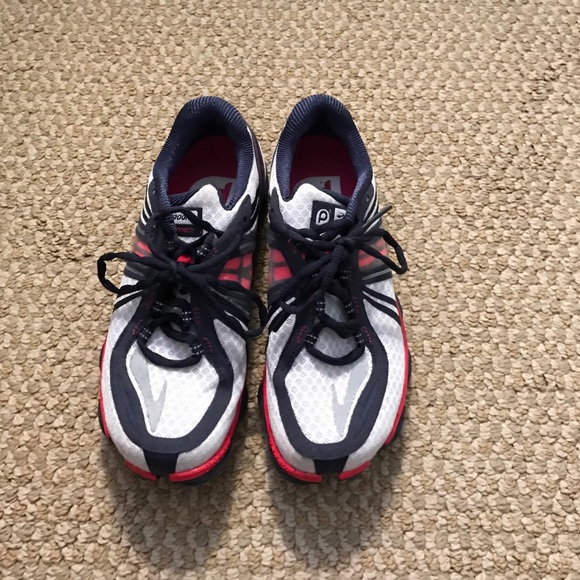 Brooks Tennis Shoes