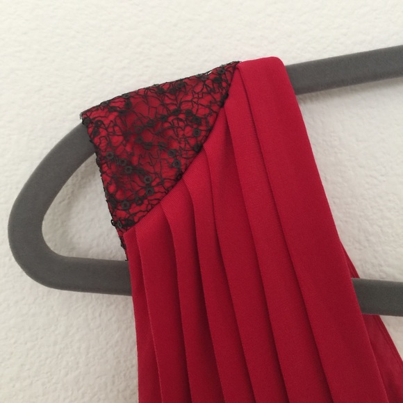 Max n Cleo Red pleated dress. - Picture 2 of 4