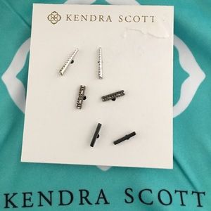 Kendra Scott Carlson Earrings.