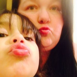 Meet your Posher, Cassandra