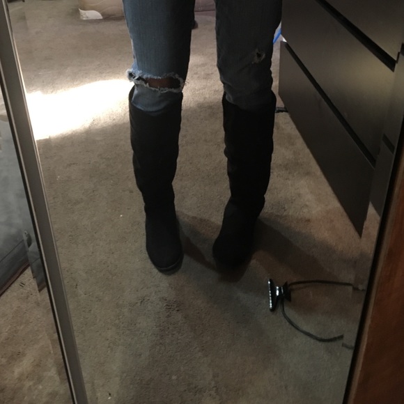 Boots - Picture 3 of 3