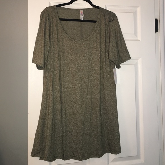 Lularoe L perfect T