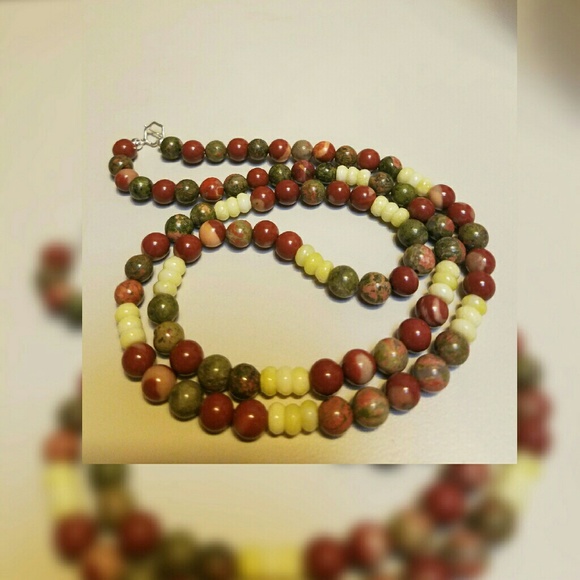 BEAUTIFUL NECKLACE One of a kind - Picture 3 of 3