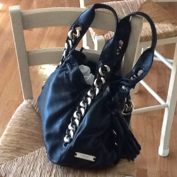 Handbag - Picture 2 of 3