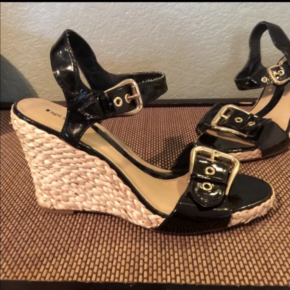 🎉HP🎉 Black and Gold Espadrille Sandals