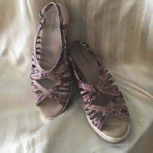 Tan and purple wedges