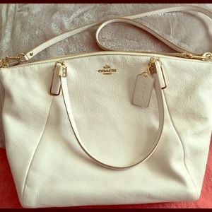 ❤️TRADE❤️with @ak_kate Coach Large Crossbody