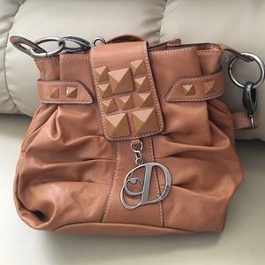 FLASH SALE Dereon purse