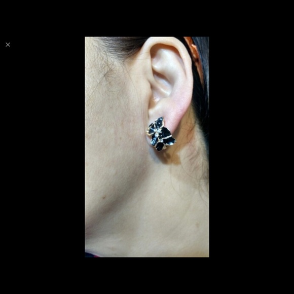 18k Gold Plated Enamel Rhinestone Flower Earrings - Picture 4 of 4