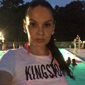 Meet your Posher, Crystal