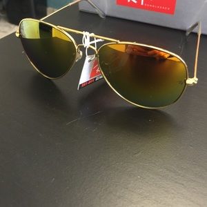 Gold mirror raybans