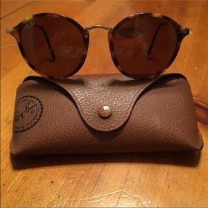 Women's Raybans- round fleek