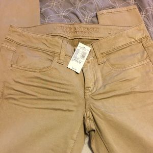 Juniors American Eagle NWT Khaki size 2 Regualr