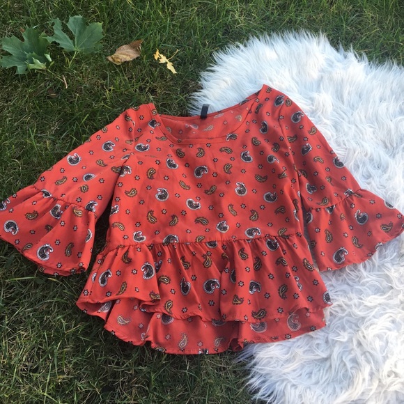 Adorable rust-red shirt perfect for Fall 🍂🍁