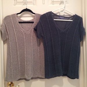 2 v neck sweaters