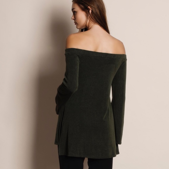 Off Shoulder Ribbed Long Sleeve Tunic Top - Picture 3 of 4