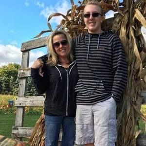 Meet your Posher, Kelly