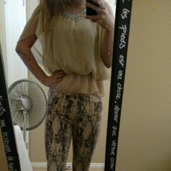 Outfit - Picture 2 of 2