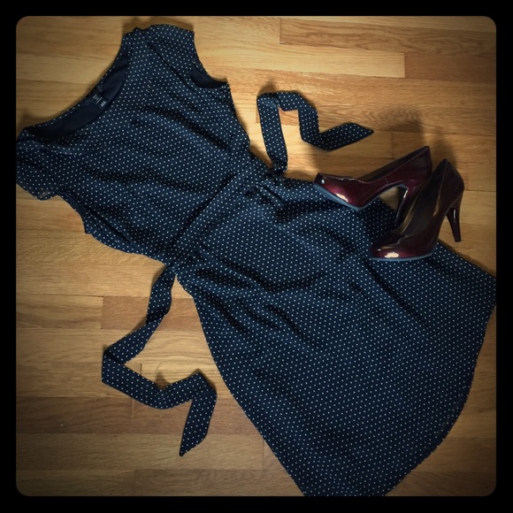 Polka-dot Peter Pan collar dress