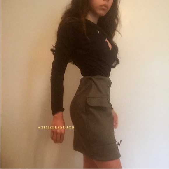 Vegan suede Army green cargo lace up mini skirt - Picture 3 of 4