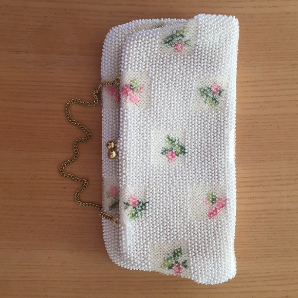 Another exquisite, vintage beaded evening purse!