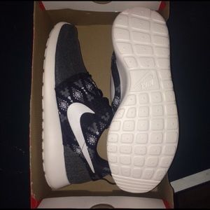 Brand New Men's Roshes