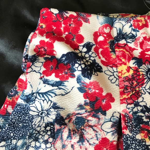 NWT Foral multi color pleated skirt - Picture 2 of 3