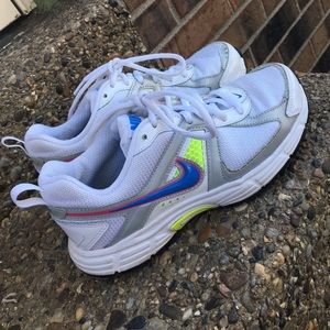 Barely worn Nike brand tennis shoes.