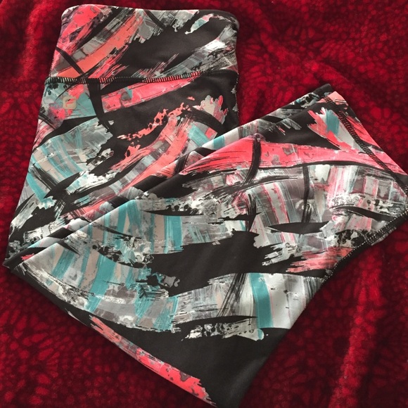 Fabletic Workout Crop Capris