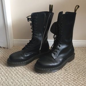 Dr. Martens men's size 9. Brand new. Was a present