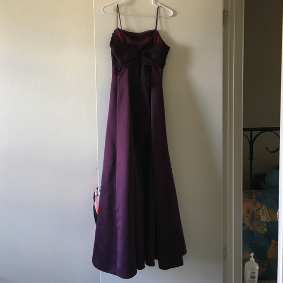 Formal dress - Picture 3 of 4
