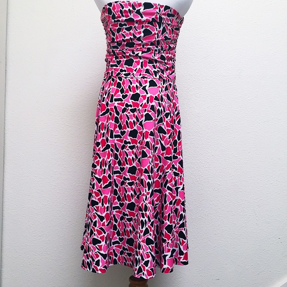 Strapless Pink and Black Dress - Picture 4 of 5