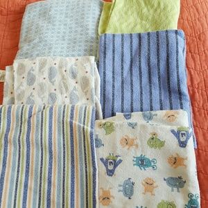 Lot of 6 boys receiving blankets