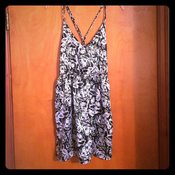 Black and Cream patterned dress