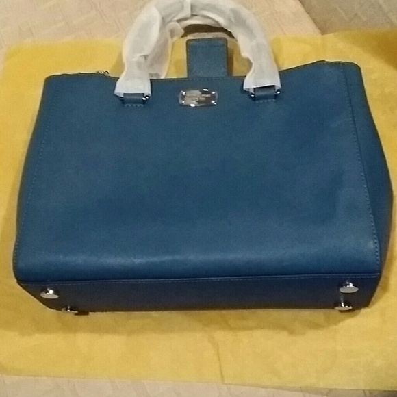 Michael Michael Kors  Kellen Bag