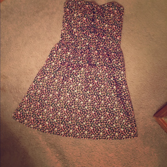 Floral strapless dress