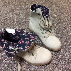 Canvas, military style boots