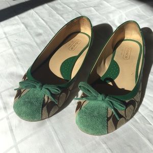 Comfy Green and Tan Women's Coach Logo Flats!