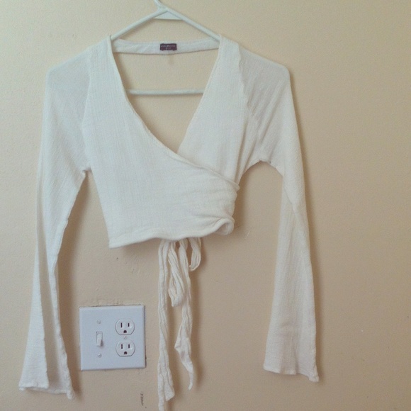 Brandy Melville backless crop top/shrug