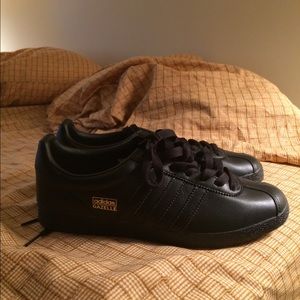 Adidas gazelle OG size 6 NEW!