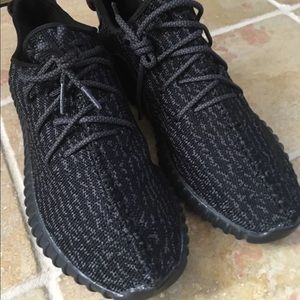 Men's YEEZY 350 BOOST "PIRATE BLACK" Size 9.5
