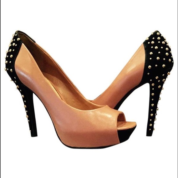 Jessica Simpson 'Breaking' Platform Pump-Size: 7.5