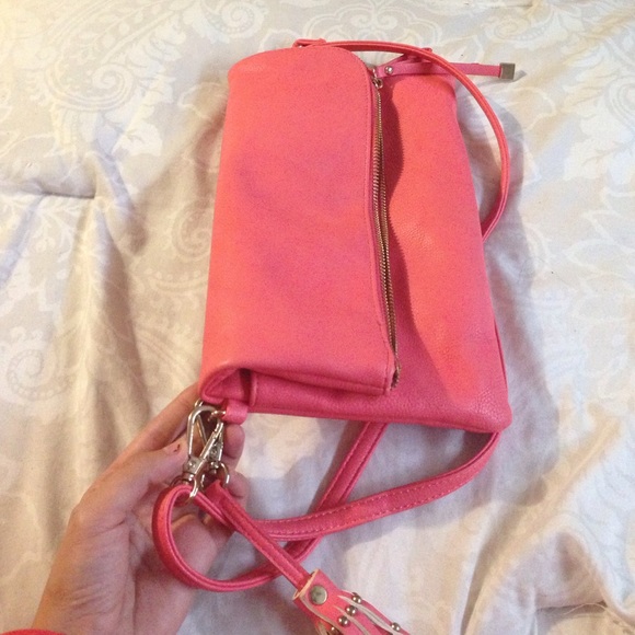 REDUCED: Pink Crossbody Bag 👛 - Picture 3 of 4