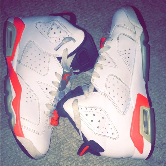 Infrared 6's size 4.5 - Picture 1 of 2
