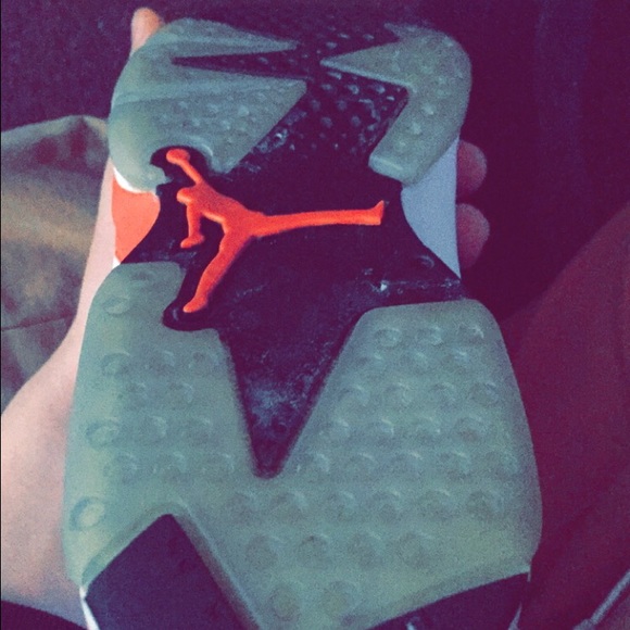 Infrared 6's size 4.5 - Picture 2 of 2