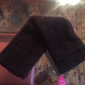 Silence + noise black plush infinity scarf!