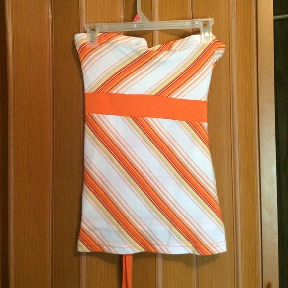 Tube top ties in back. - Picture 1 of 2