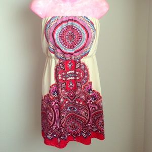💕 Gorgeous Mandala strapless dress!
