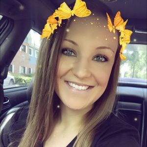 Meet your Posher, Cayla